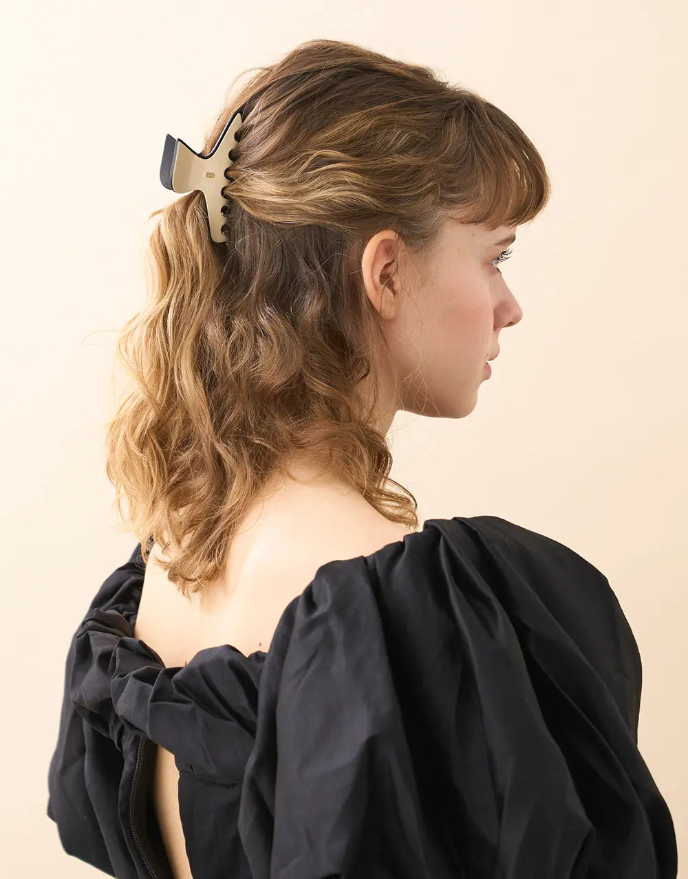 La Reine Clip-Beige-Casual styling clip-8.5 cm-Alexandre de paris GCC