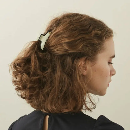 Vanille Claire hair clip-Beige hair clip-small size-elegant design-side view-Alexandre de Paris GCC
