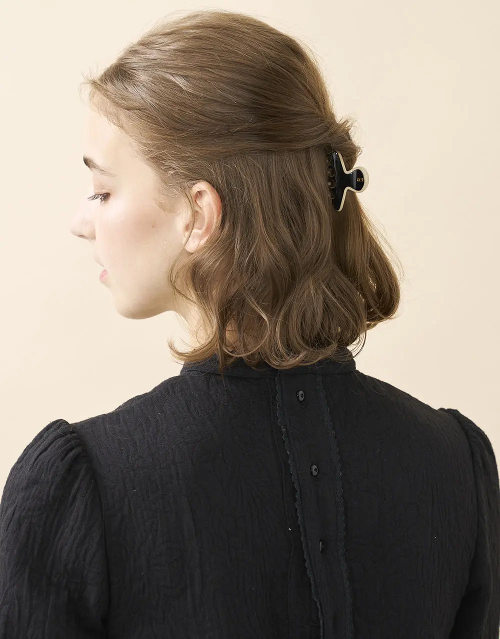 Coquille Mate Clip-Black-nude clip-6 cm-Alexandre de paris GCC-french hair clip
