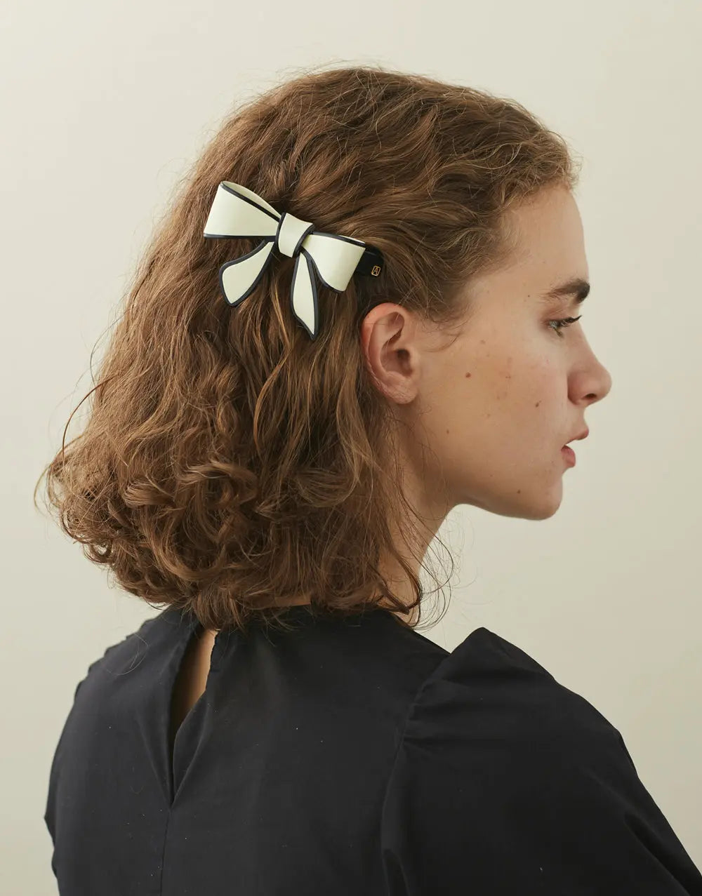 Liserai|barrette|9.5|BEIGE| Alexandre De Paris GCC